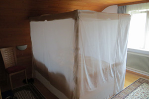 Four-poster bed with NOVA radiation protection